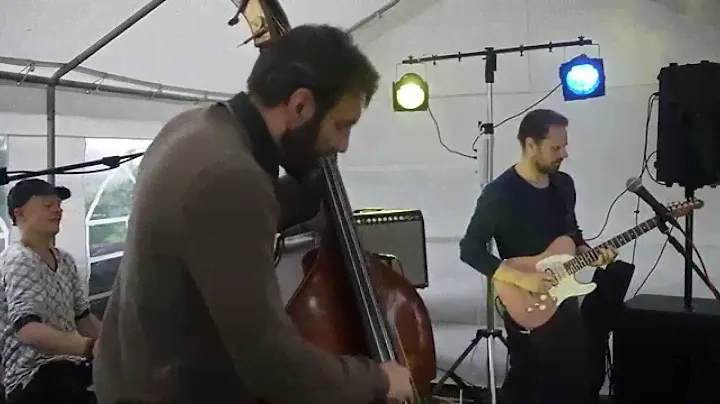 Skydive Trio - Bravo